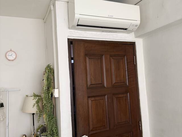 Looking for 1 female tenant to share in 1 room