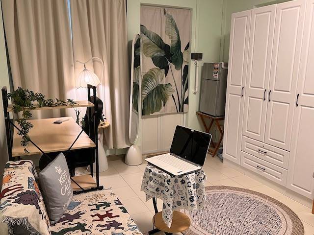 Cozy & quiet Master room for rent for single only Near to amenities and park.