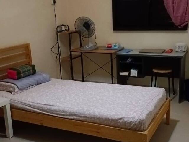 Near Bedok MRT! Common room at 201 bedok north street 1 for rent! Aircon wifi!