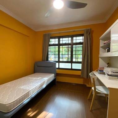 2min walk Redhill MRT Common bedroom