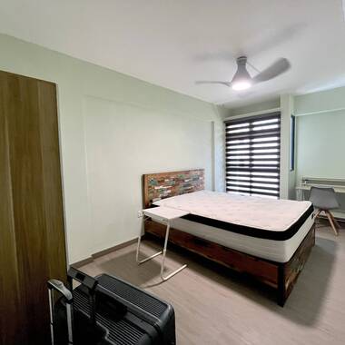 1-2 Pax Tengah Master Room next to Parc Point & near Plantation Plaza