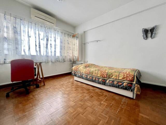 All-female Environment: Spacious Common Room Near Siglap MRT, East Coast Park, Parkway Parade