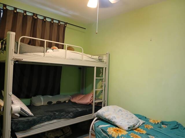 A Common aircon Room at Blk 1 Beach Road by owner (nr Lavender/Nicoll Highway MRT)