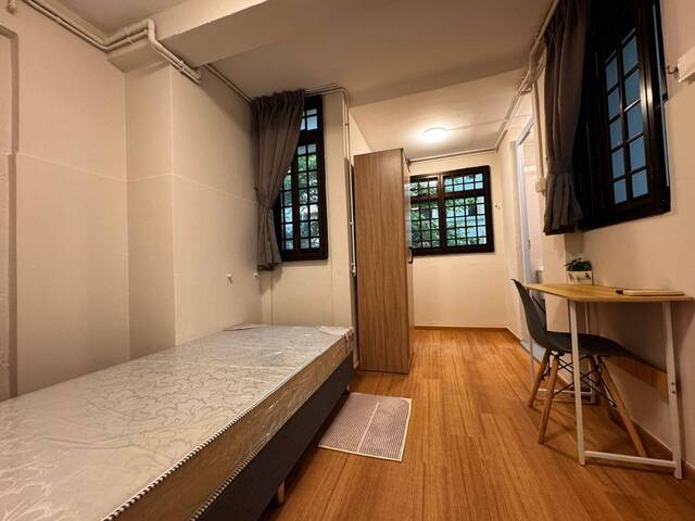 Commonwealth ensuite single pax semi master room