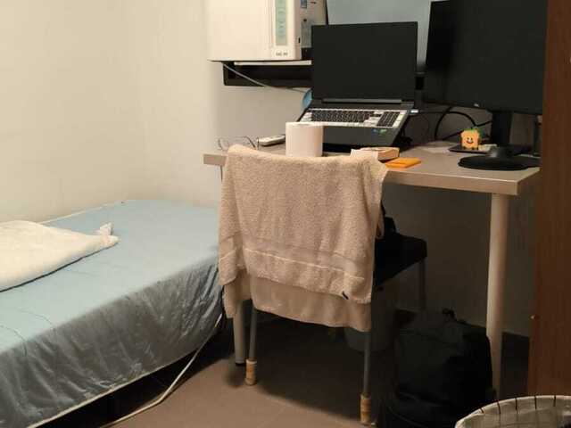 Renovated kitchen and toilets; Near to Tiong Bahru MRT and Bukit Merah Hawker Centre