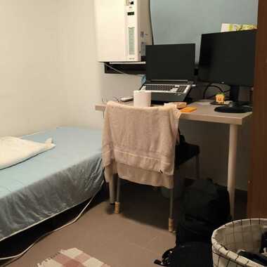 Renovated kitchen and toilets; Near to Tiong Bahru MRT and Bukit Merah Hawker Centre