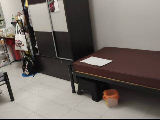 LOOKING FOR 1 FEMALE TENANT TO SHARED A ROOM.