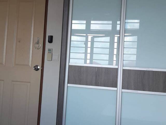 Blk 697A Jurong West - $1000 for 1 pax (aircon + wifi) - walk to Boon Lay MRT