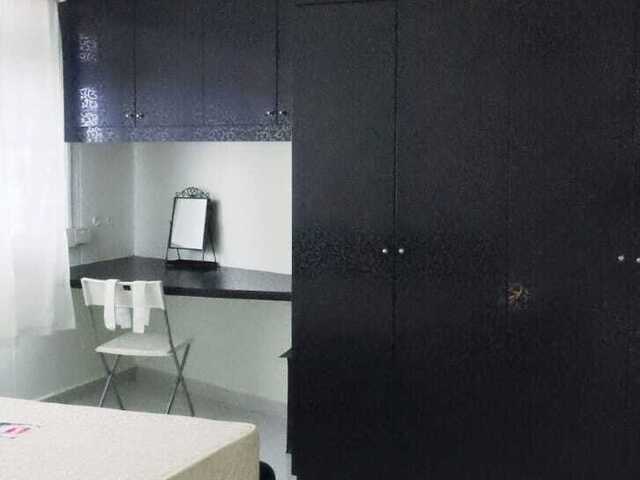 1 common bedroom incl. aircon for rent in Choa Chu Kang near amenities, minutes to MRT