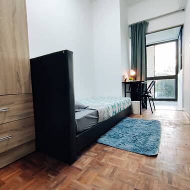 Master Ensuite w/ attached Bathroom