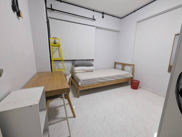 Common Room near Lakeside MRT