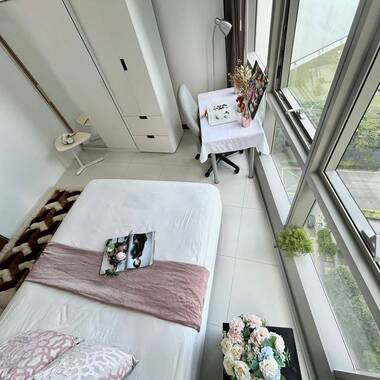 Newly Funrish Queen Room with Private Bathroom - CBD / Marina One/ Raffles Place
