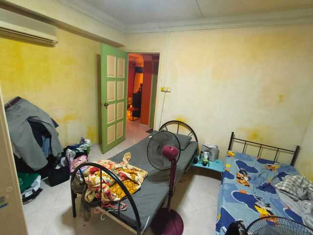 Male Shared Room @ Woodlands Ring Road For Rent ( 2 Pax in the Room )