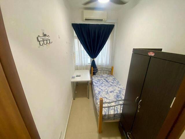 Available Feb 26 - Master Room/Include Utilities/Wifi/Aircon/No Agent Fee/Light Cooking Allowed/Was