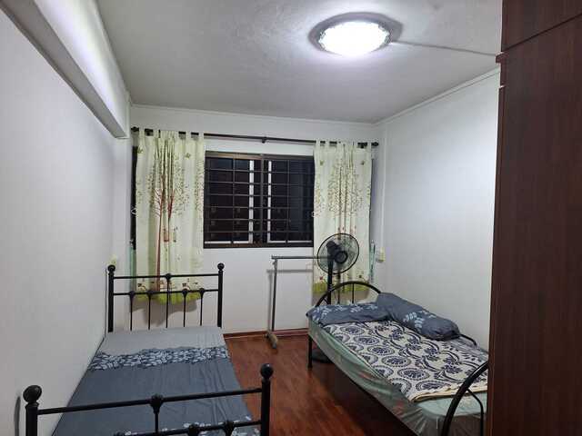 High floor cosy common room.furnished and comfortable.quiet and near amenities
