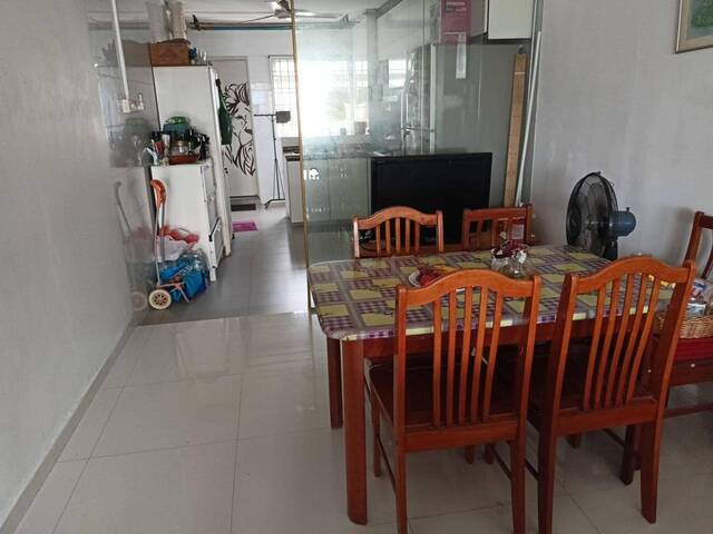 Looking for 1 Male Housemate β Common Room Available