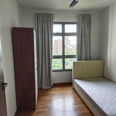 Blk 33 Margaret Drive - 5 mins walk Queenstown MRT - $1200 for 1 guy