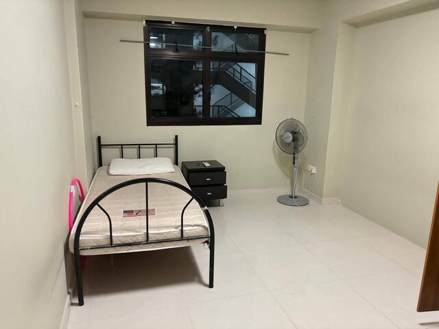 Master Room available for 2 female bedspacer