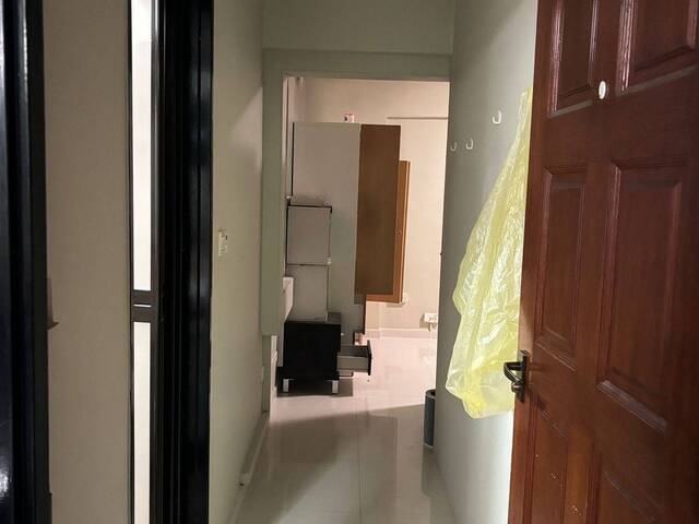 Master Room available for 2 female bedspacer