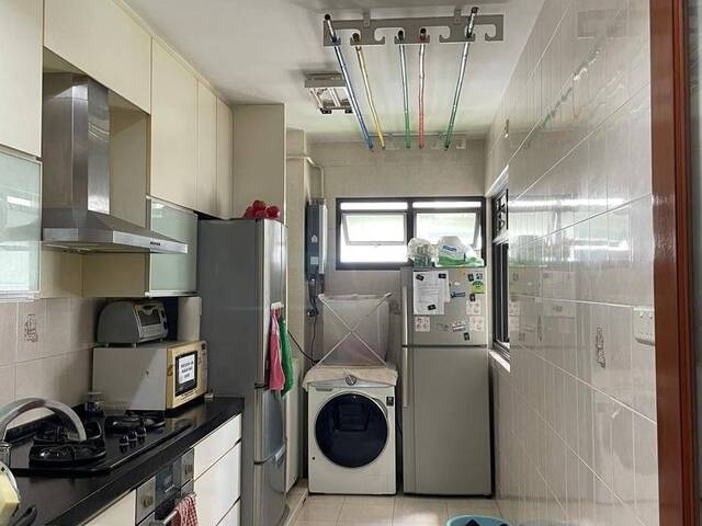 Master Room available for 2 female bedspacer