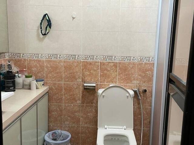 Master Room available for 2 female bedspacer