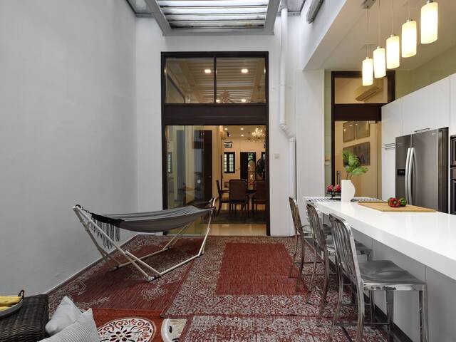 420sqft, 2pax @S$3500/m | Boutique Coliving in a Heritage Shophouse in Emerald Hill | Figment