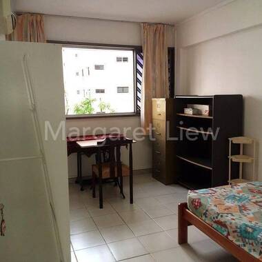 Huge Common Bedroom, Clean and Convenient MRT