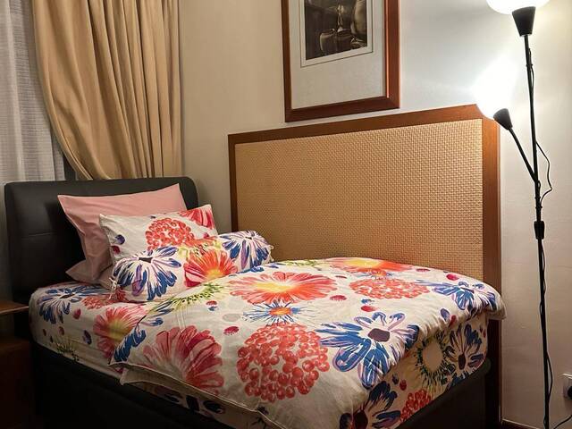 Summerhill Condo Common Bedroom, very quiet included laundry