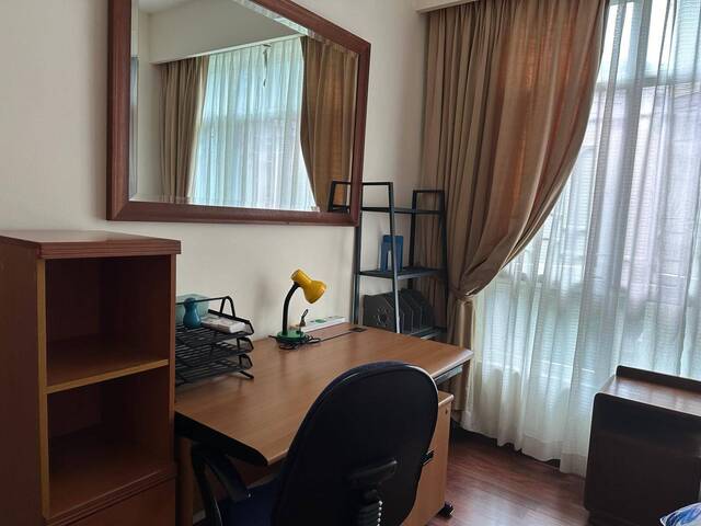 Summerhill Condo Common Bedroom, very quiet included laundry