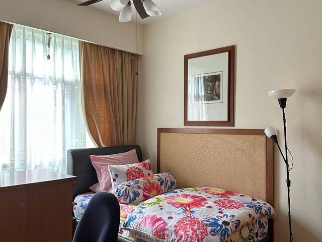 Summerhill Condo Common Bedroom, very quiet included laundry