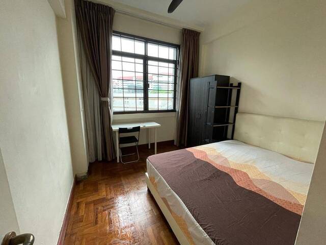 Room for rent Jurong West / Chinese Garden/Boon Lay/Common Room/Full facilities/Parc Oasis/ Availabl