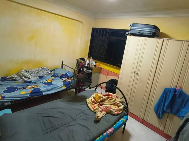 Male Shared Room @ Woodlands Ring Road For Rent ( 2 Pax in the Room )