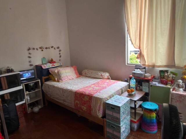 Looking for females to rent a room with us