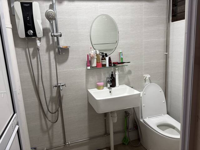 5 mins walk from CCK mrt/Lot 1, Quiet, Comfortable & pleasant home