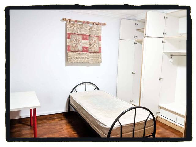 MASTER BEDROOM FOR RENT @ Jurong East