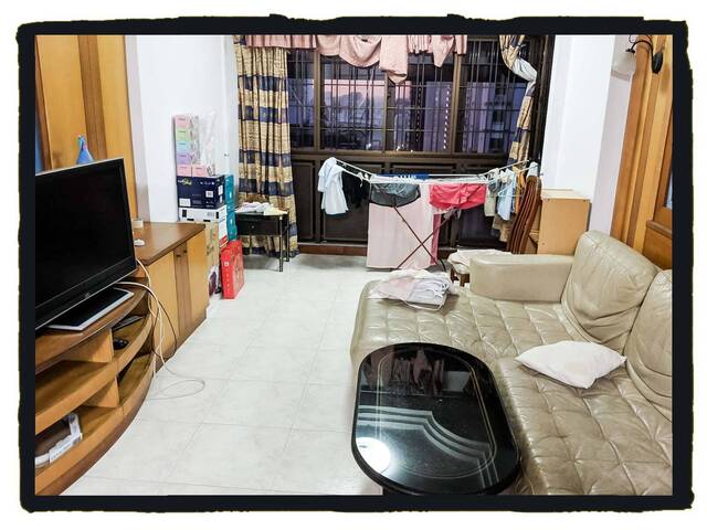MASTER BEDROOM FOR RENT @ Jurong East