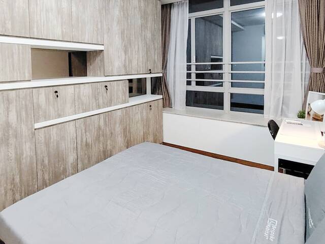 ✨ Lakeshore – Master Bedroom for Rent | No Agent Fee ✨