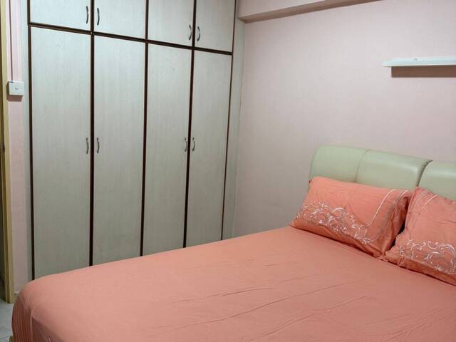 One common aircon room for rent