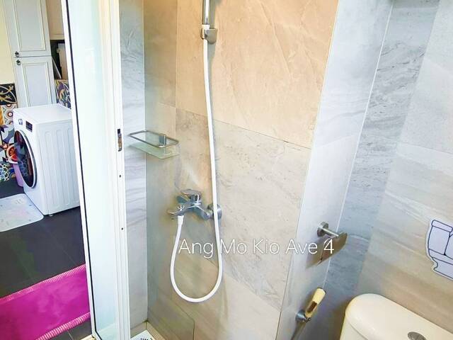 Bright Large common room @ Mayflower/Ang Mo Kio/Yio Chu Kang. Fully furnished. No agent fee! ☺️💐🌹