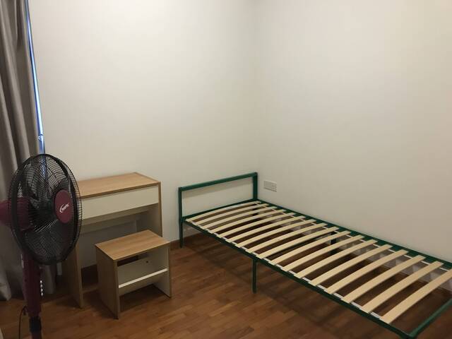 Nice, fully furnished room!