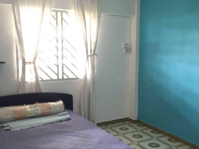 Master Room 4 Rent @ Marine Parade, East Coast Beach for Rent. Big Breezy Quiet. Female Home.