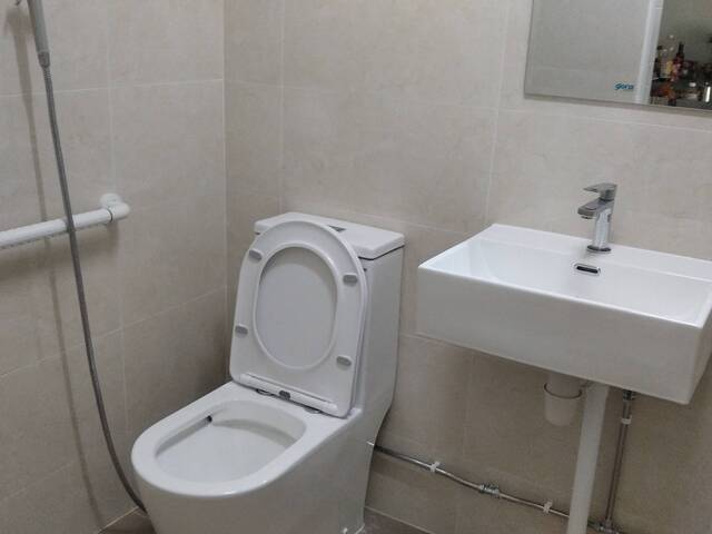 Room in Taman Jurong Rent to 1 more Male