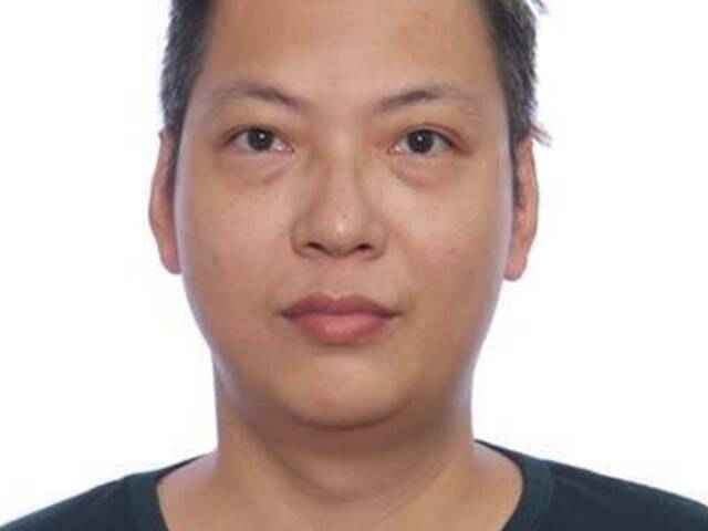 Mr Alex is looking for a room in Chinatown