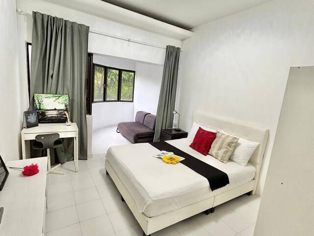 Expats Choice - Tiong Bahru MRT - Newly Furnish Queen Room