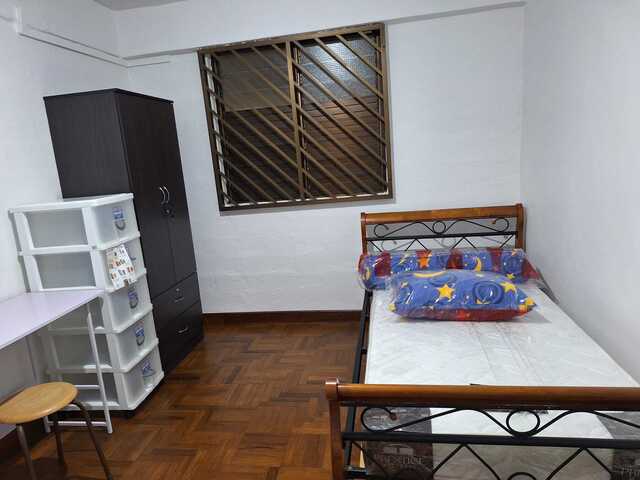 2 x rooms @ same unit @ Blk128 Bt Merah View - for guy, Aircon