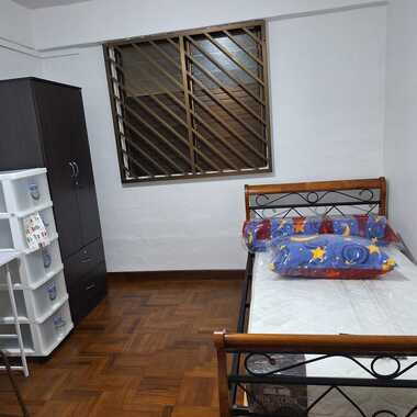 2 x rooms @ same unit @ Blk128 Bt Merah View - for guy, Aircon