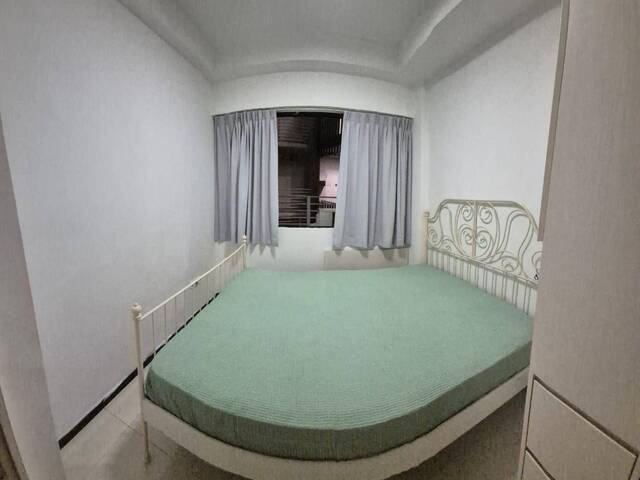 Rent 1-Bedder Condo near Pasir Panjang MRT