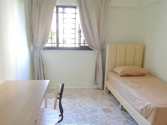 Blk 205 Marsiling - $750 for 1 lady (AIRCON + WIFI)