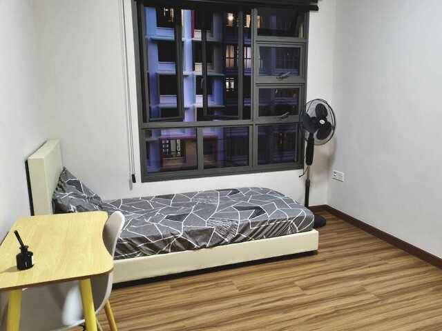 Common room at 663c tampines street 64 for rent! Aircon wifi!