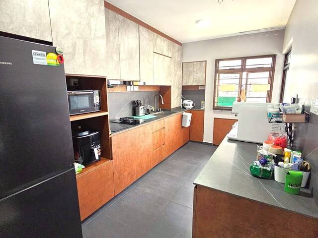Common Room for rent at Blk 65 Teban Gardens Road! NO AGENT FEE